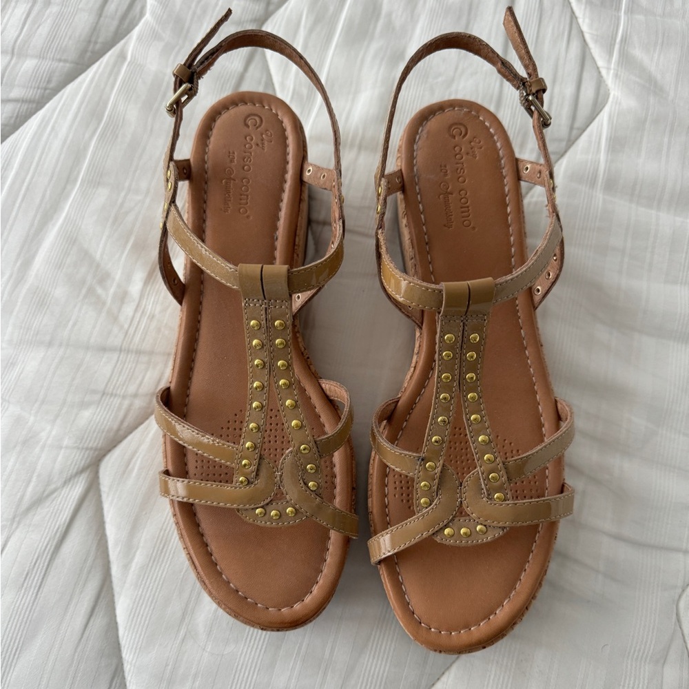 Women’s size 9 tan Patton, leather sandal